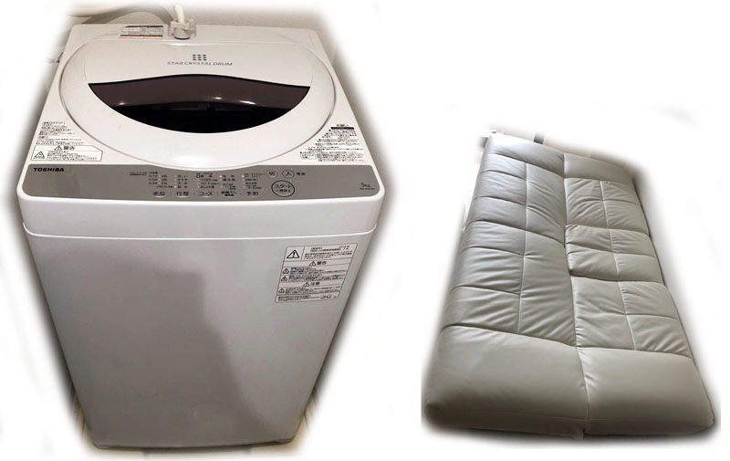 TOSHIBA（東芝）「縦型式洗濯機 AW-5G6 2018年製 5kg」、ソファベッドの写真